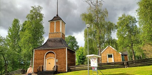 Alte Holzkirche in Gällivare